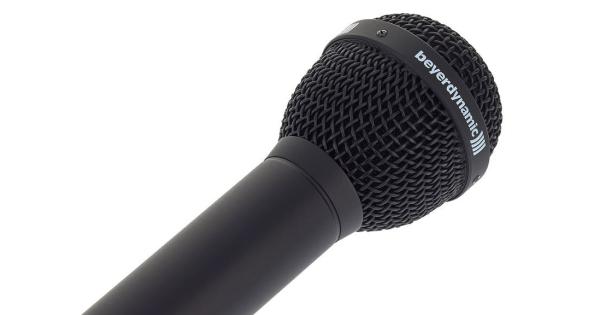 M 88: Dynamic moving-coil microphone